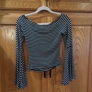 Popular 21 Size Small Black and White Crop